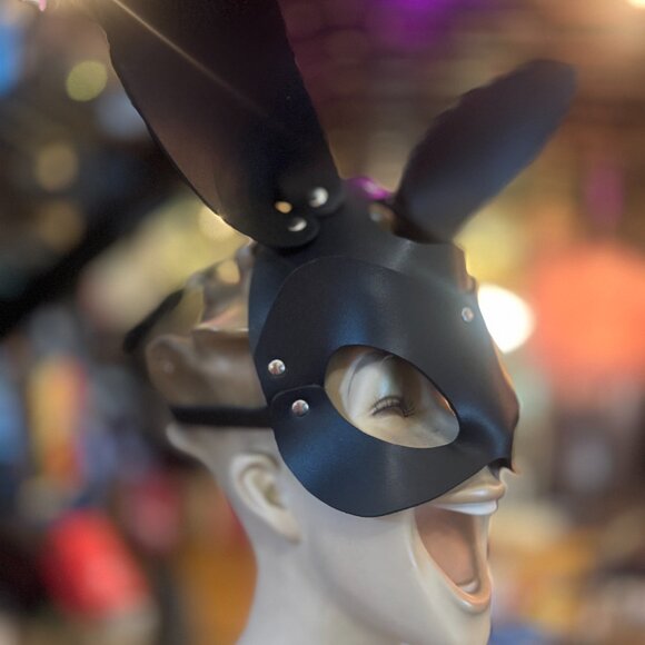🖤 Smiffys Black Fever Faux Leather Rabbit Mask - Picture 2 of 9